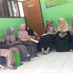 Pembagian Toga Wisudawan Jurusan PAI