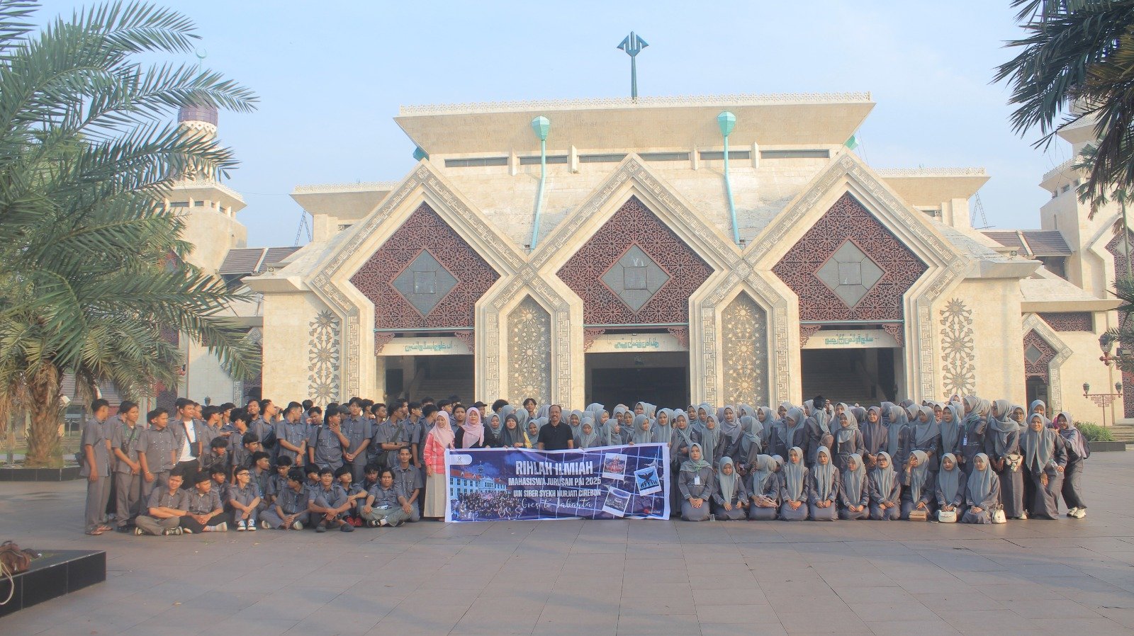 Rihlah Ilmiah, PAI UIN Siber Syekh Nurjati Cirebon Ke Masjid Agung At-Tin TMII Menghayati Islam Nusantara Melalui Ruang dan Simbol