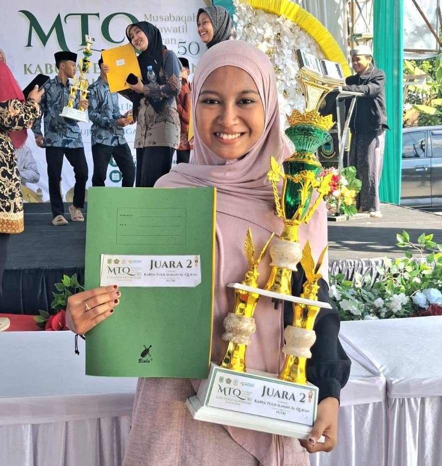 Gemilang Di Ajang MTQ Kabupaten Kuningan Mahasiswa PAI UIN Siber Syekh Nurjati Cirebon Sabet Juara Karya Tulis Ilmiah Qur'an