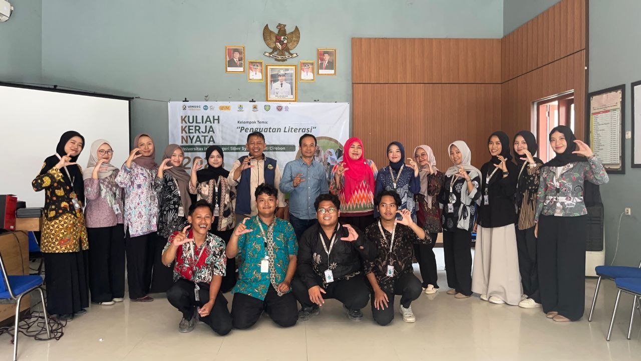 Seminar Sigap Sinergi Orang Tua Dan Penguatan Literasi Digital Kelompok 11 Di Desa Astanajapura Cirebon