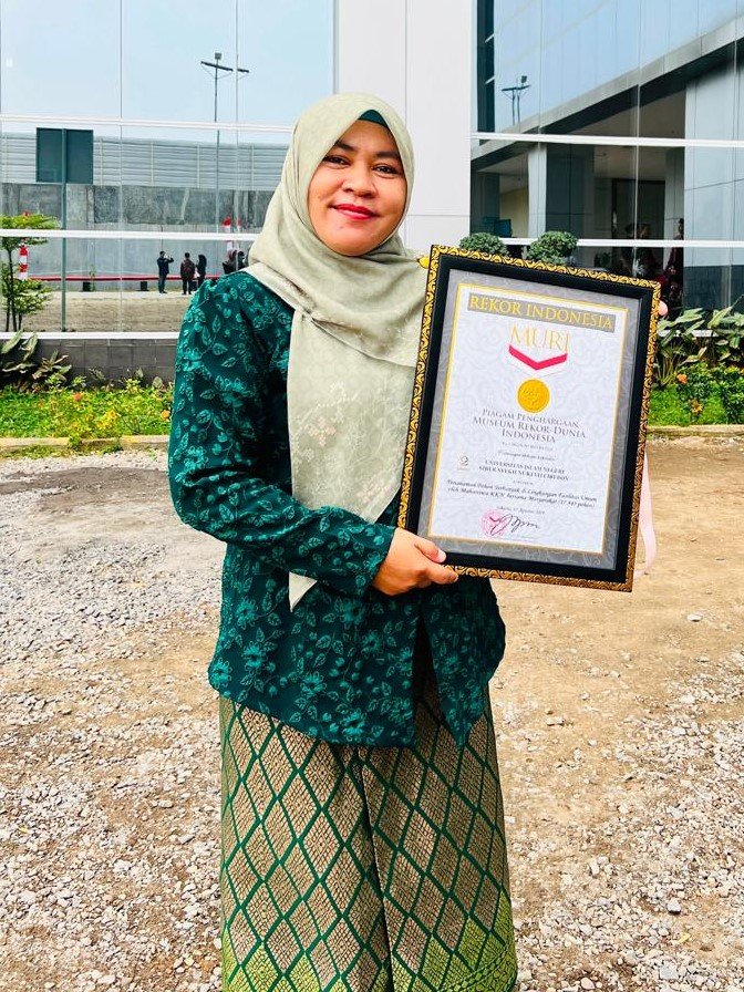 Semarak HUT RI Ke-81: UIN Siber Syekh Nurjati Cirebon Teguhkan Komitmen Kedaulatan Keadilan Dan Rekor Muri Penanaman Pohon