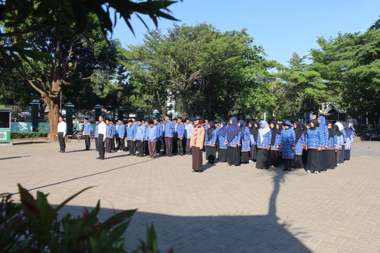 dokter. Kegiatan Upacara Hari Pendidikan Nasional UIN Siber Syekh Nurjati Cirebon