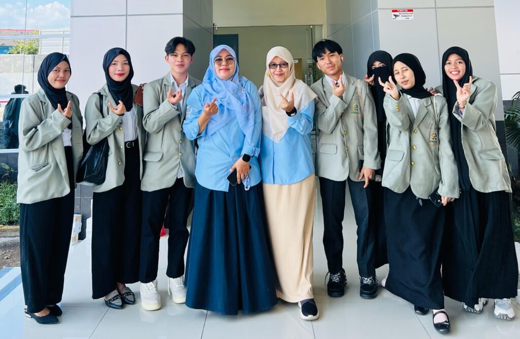 Dokumentasi Kegiatan AL PT Ibu Siti Maryam Munjiat, S.S.M.Pd.I Bersama Mahsiswa Asing Dari Filipina