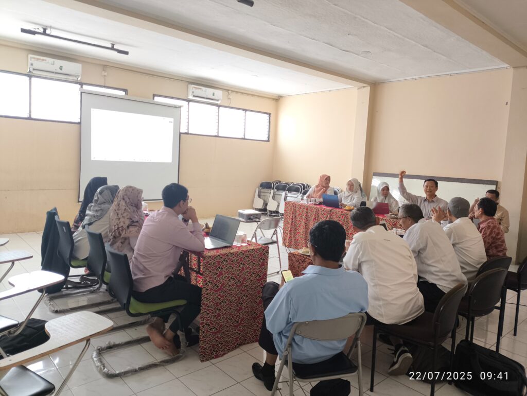 Kegiatan Workshop penyusunan kurikulum berbasis Outcome-Based Education (OBE)